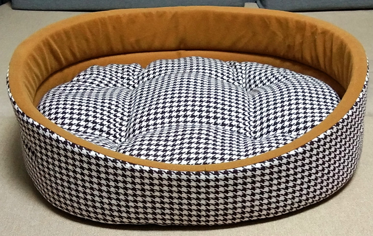 Oval-shaped Houndstooth Pattern Pet Bed for Dogs & Cats