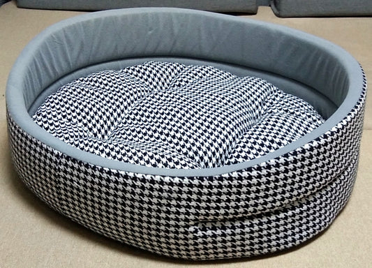 Oval-shaped Houndstooth Pattern Pet Bed for Dogs & Cats